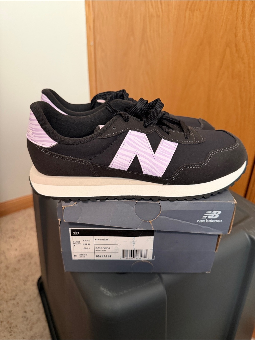 New Balance Black Sneakers with Light Purple 'N' Detail